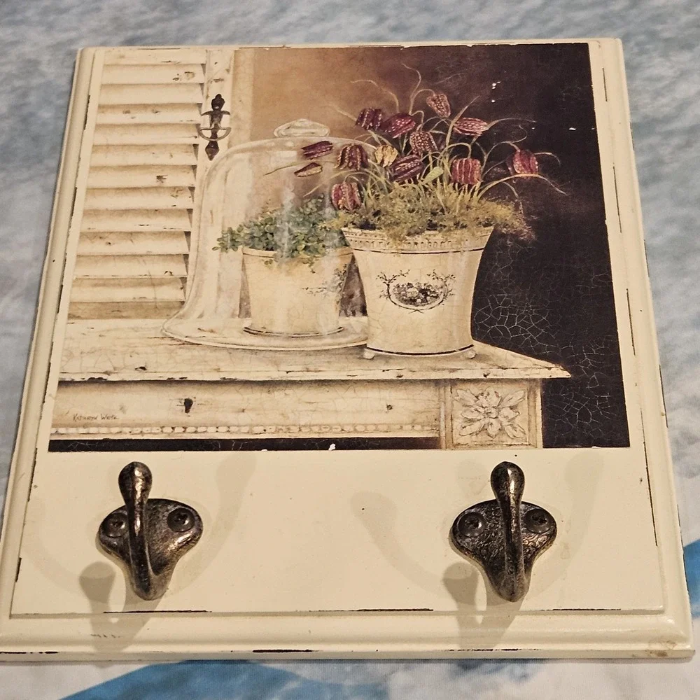 Vintage Floral‎ Wall Plaque Key Holder 2 Hooks Cottage Farmhouse Decor